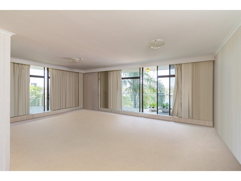 33 Thornton Street, Surfers Paradise QLD 4217