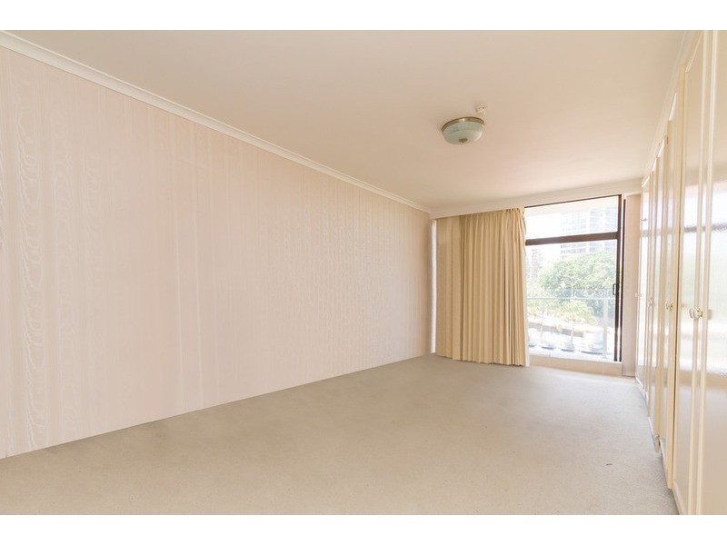 33 Thornton Street, Surfers Paradise QLD 4217