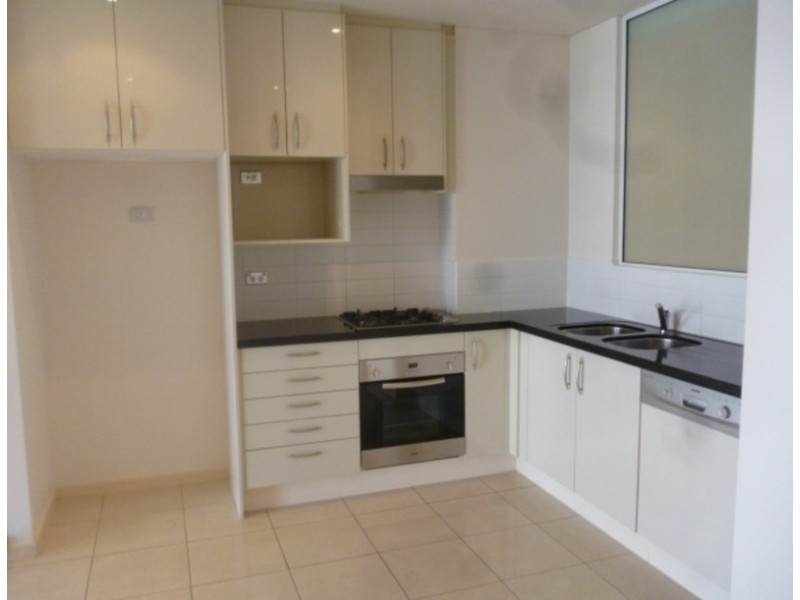 18 Cypress  Avenue, Surfers Paradise QLD 4217