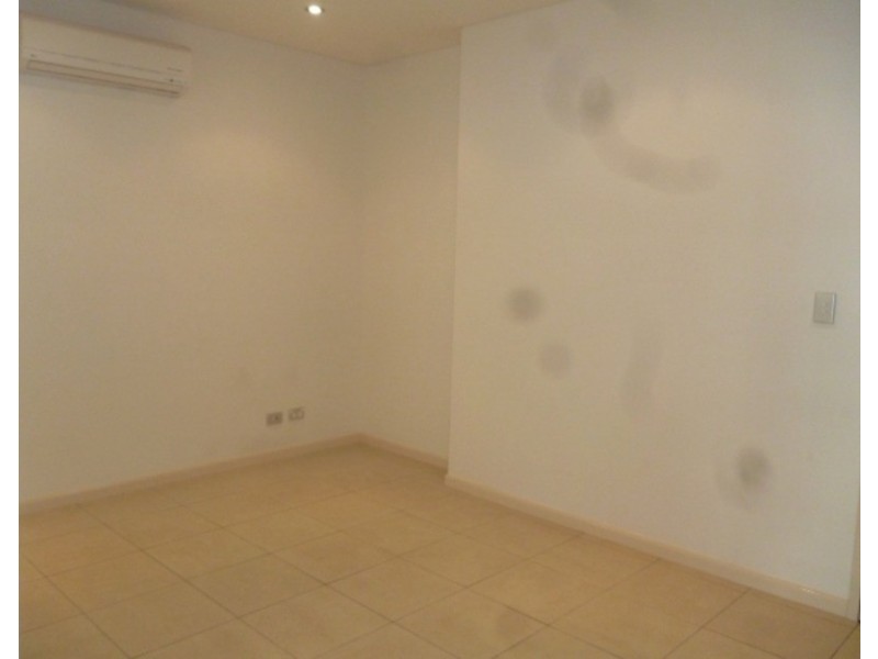 18 Cypress  Avenue, Surfers Paradise QLD 4217