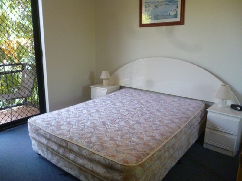 10 Bath Street, Labrador QLD 4215