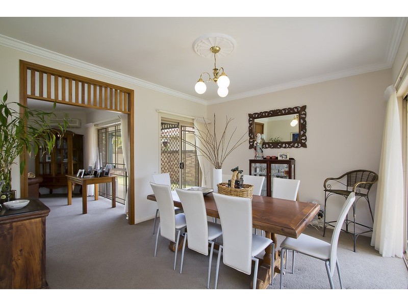 10 Tristan Court, Benowa QLD 4217