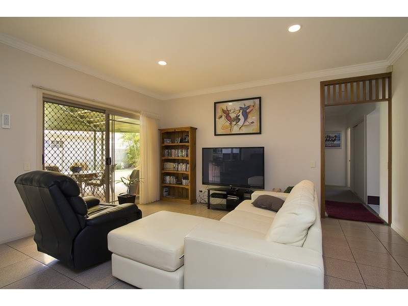 10 Tristan Court, Benowa QLD 4217