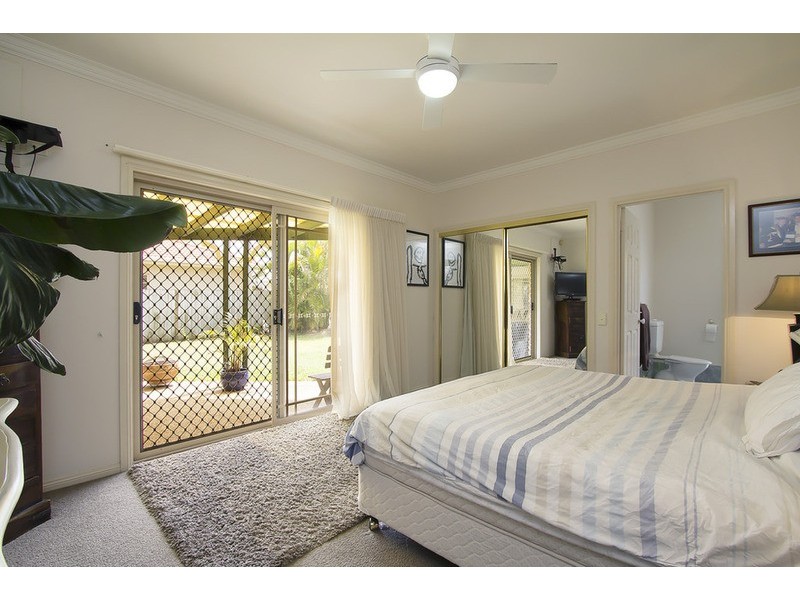 10 Tristan Court, Benowa QLD 4217