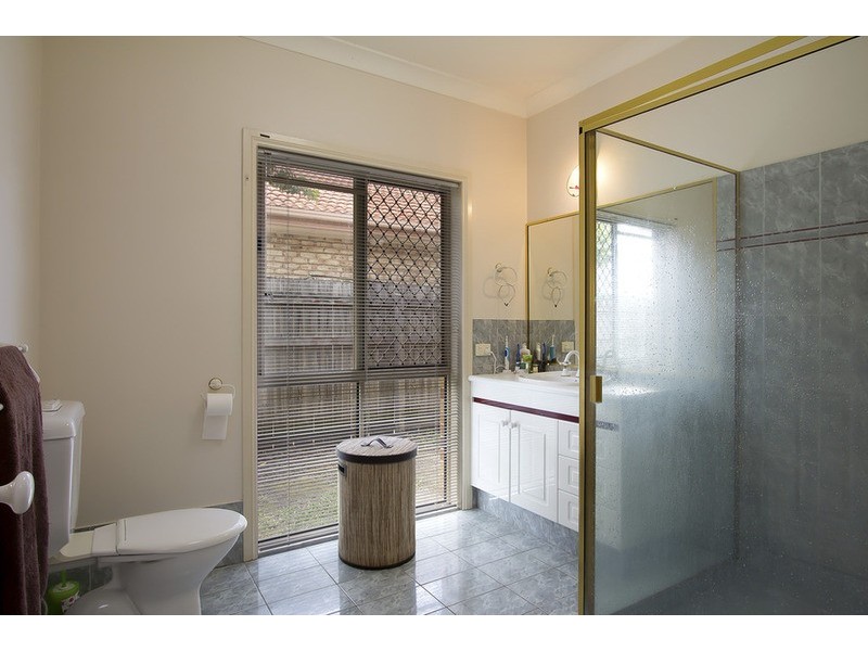 10 Tristan Court, Benowa QLD 4217