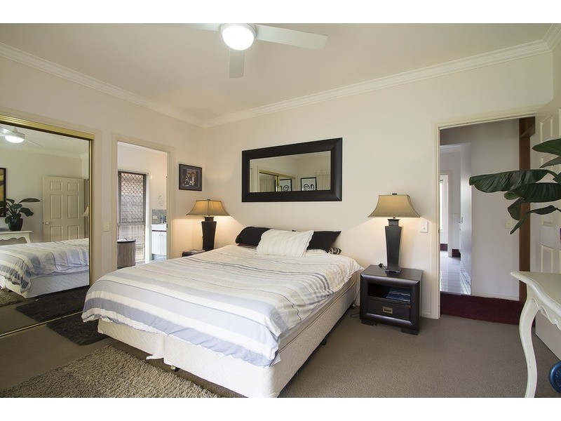 10 Tristan Court, Benowa QLD 4217