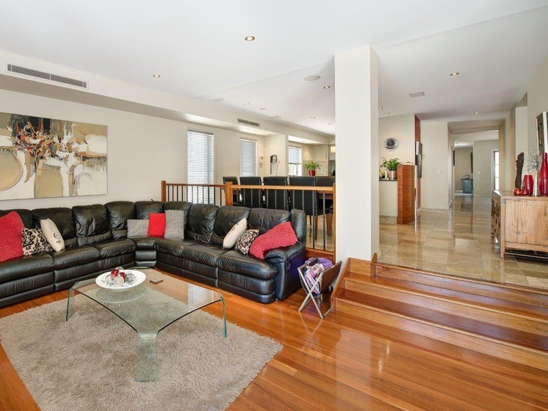 7 Greer Terrace, Southport QLD 4215