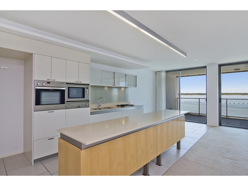 27203/2 Ephraim Island, Paradise Point QLD 4216
