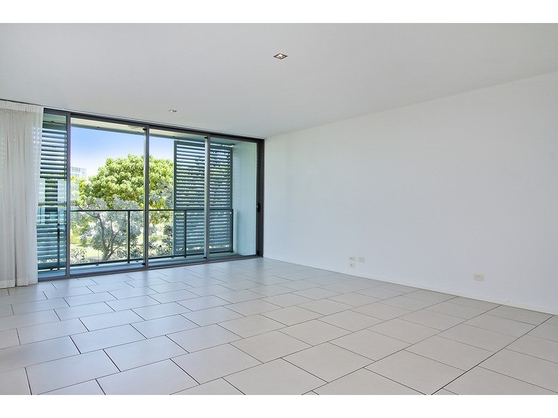 27203/2 Ephraim Island, Paradise Point QLD 4216