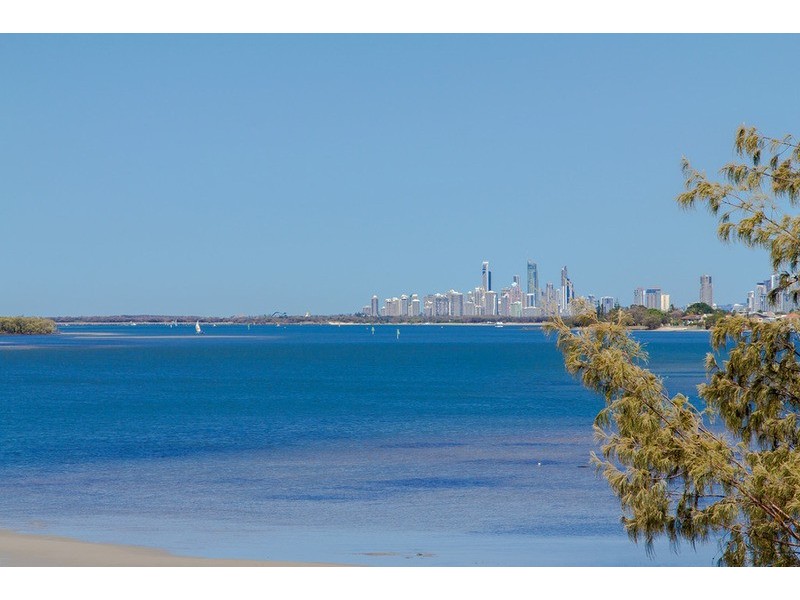 27203/2 Ephraim Island, Paradise Point QLD 4216