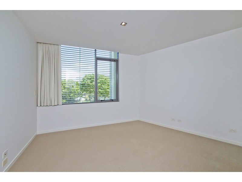 27203/2 Ephraim Island, Paradise Point QLD 4216
