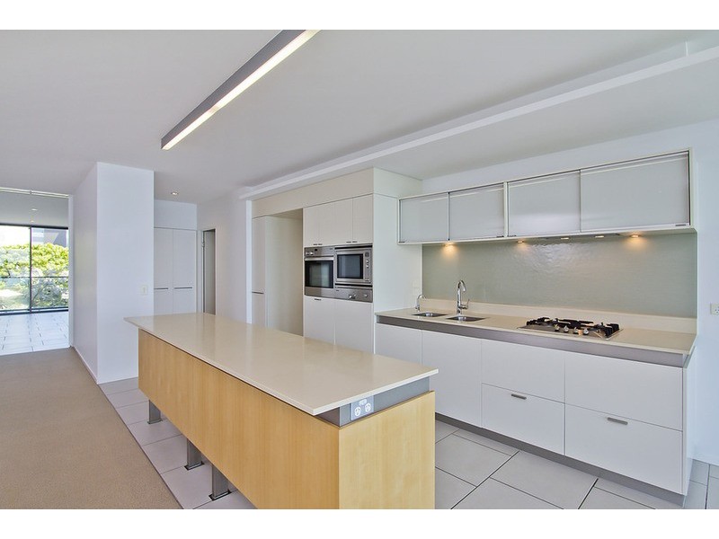 27203/2 Ephraim Island, Paradise Point QLD 4216