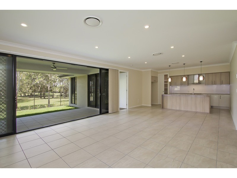 2B Penamber  Court, Benowa QLD 4217