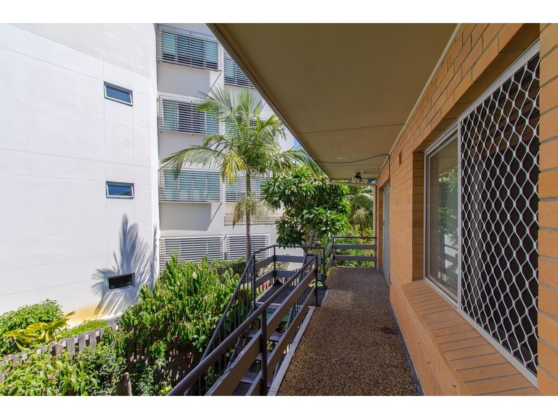 34 – 36 Tarcoola Crescent, Chevron Island QLD 4217