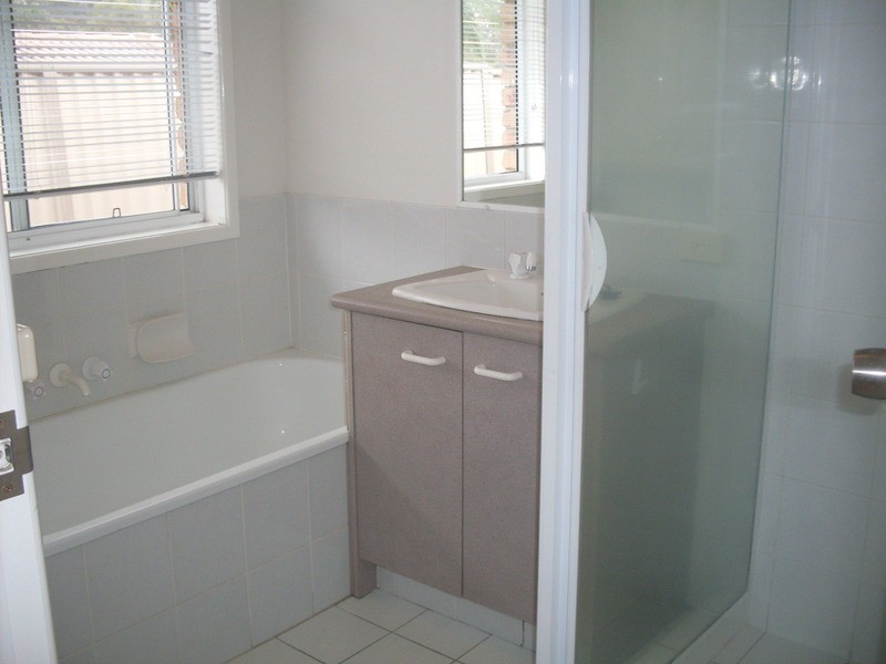 9 Henry Cotton Drive, Parkwood QLD 4214