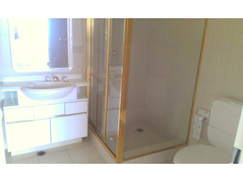 2 Riverview Parade, Surfers Paradise QLD 4217