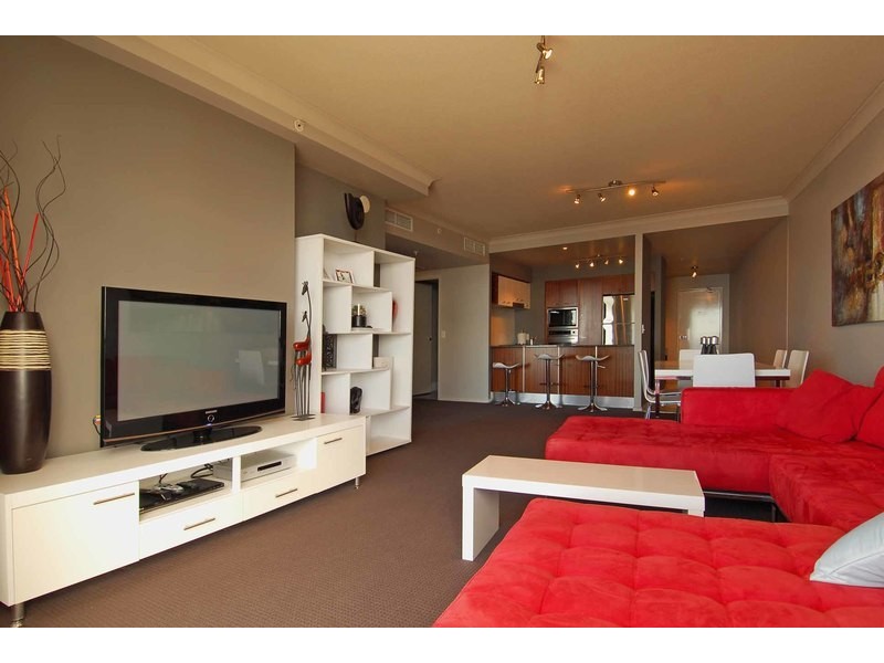 23 Ferny Avenue, Surfers Paradise QLD 4217