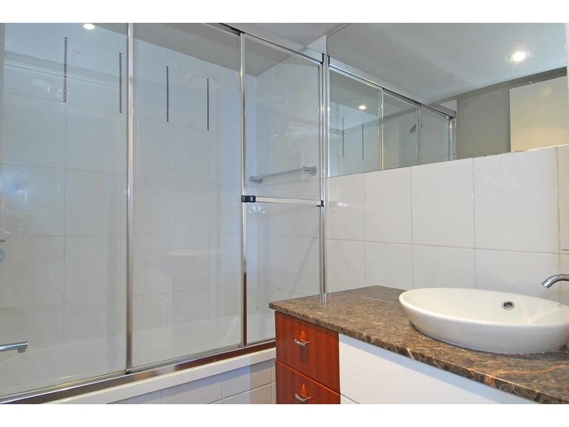 23 Ferny Avenue, Surfers Paradise QLD 4217