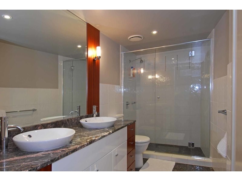 23 Ferny Avenue, Surfers Paradise QLD 4217