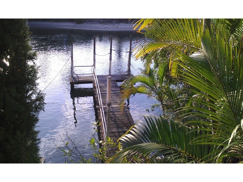 5 La Scala Court, Isle Of Capri QLD 4217