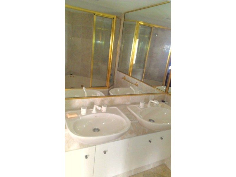 19 Riverview  Parade, Surfers Paradise QLD 4217