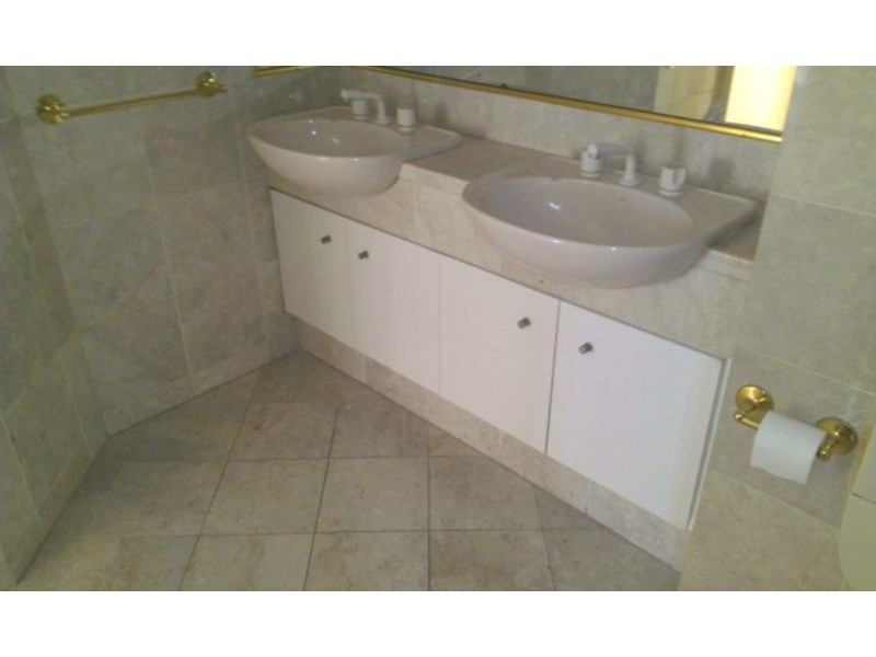 19 Riverview  Parade, Surfers Paradise QLD 4217