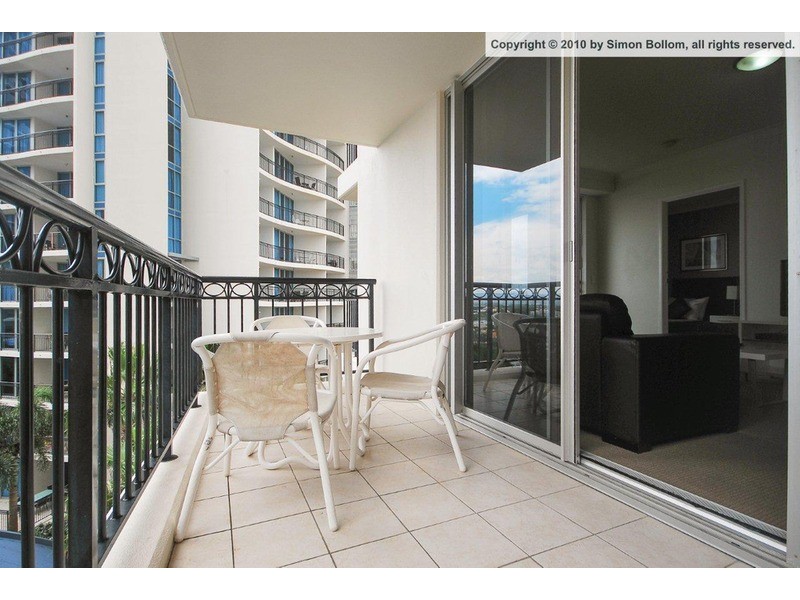 23 Ferny Avenue, Surfers Paradise QLD 4217