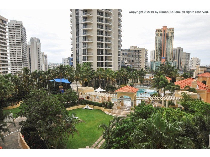 23 Ferny Avenue, Surfers Paradise QLD 4217