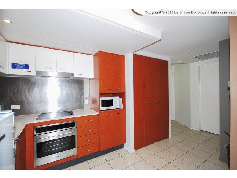23 Ferny Avenue, Surfers Paradise QLD 4217
