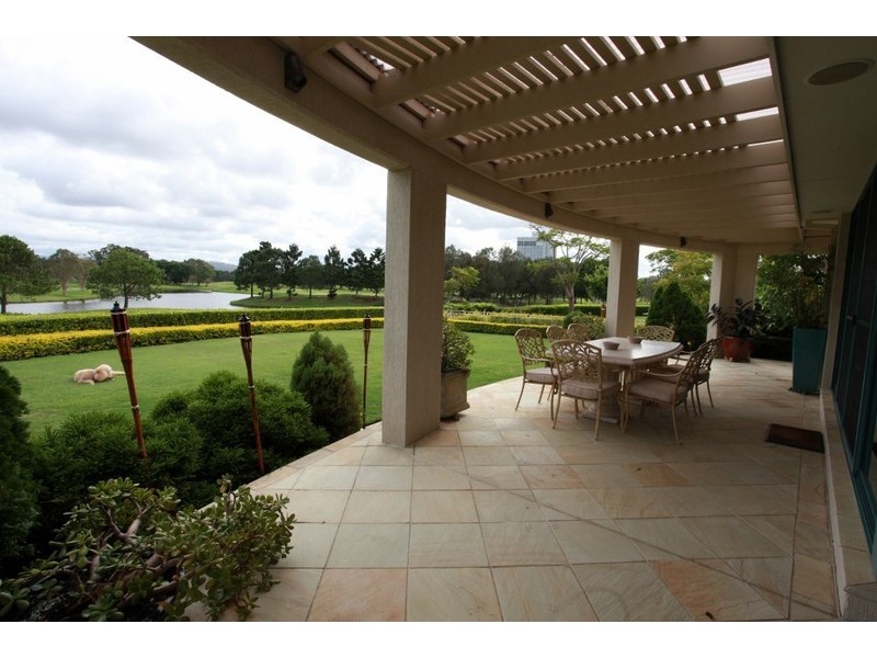 5105 Chalons Field, Benowa QLD 4217