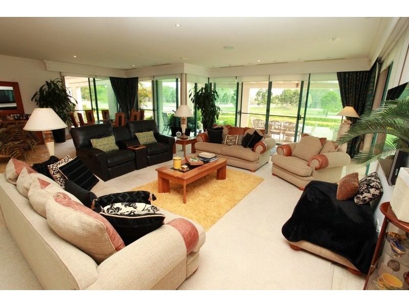 5105 Chalons Field, Benowa QLD 4217