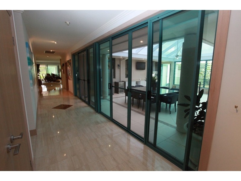 5105 Chalons Field, Benowa QLD 4217