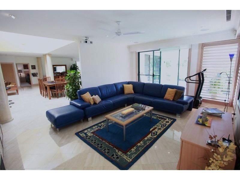 5105 Chalons Field, Benowa QLD 4217