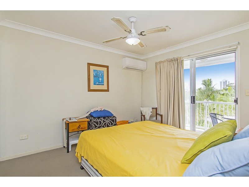 7-17 Purli Street, Chevron Island QLD 4217