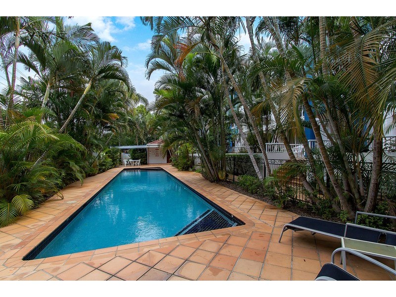 7-17 Purli Street, Chevron Island QLD 4217