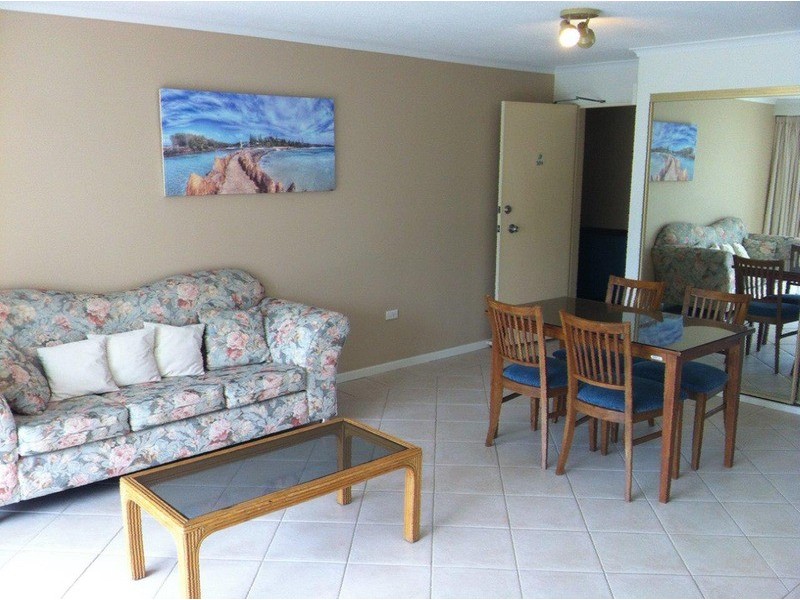 10 Vista Street, Surfers Paradise QLD 4217