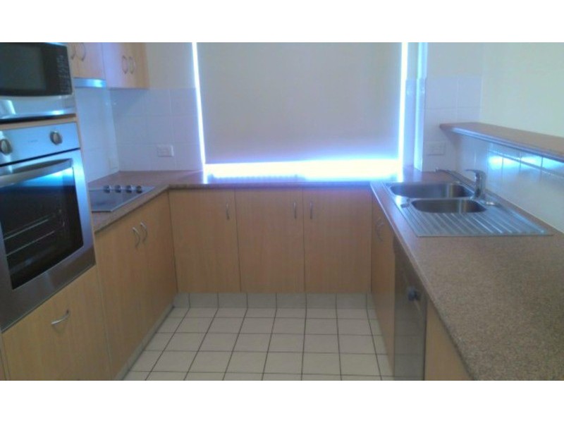 27 Walton Street, Southport QLD 4215