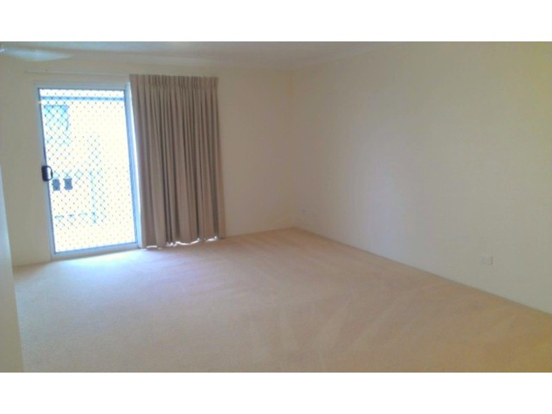 27 Walton Street, Southport QLD 4215