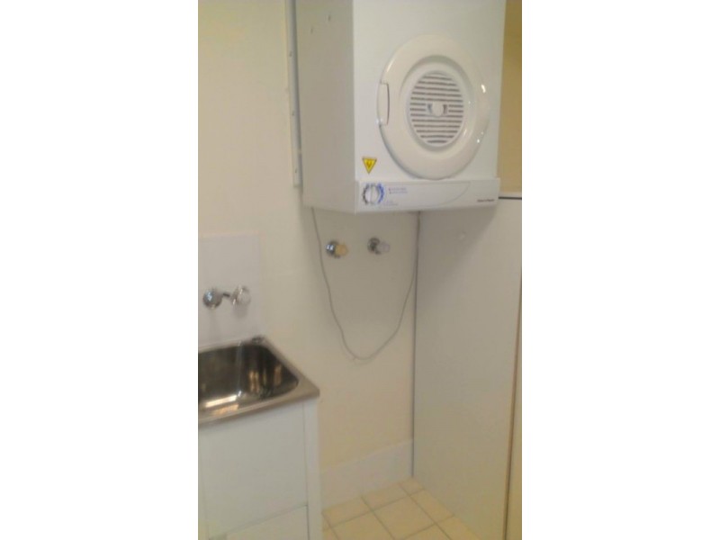 27 Walton Street, Southport QLD 4215