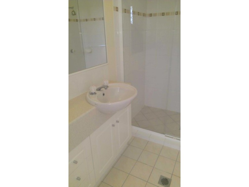 27 Walton Street, Southport QLD 4215