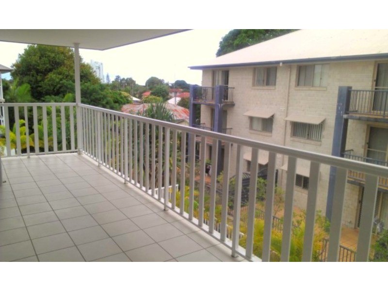 27 Walton Street, Southport QLD 4215