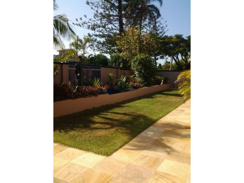 124 Amalfi Drive, Isle Of Capri QLD 4217