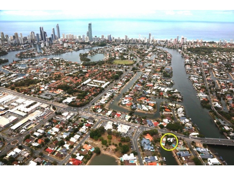 8 Bundall Road, Sorrento QLD 4217