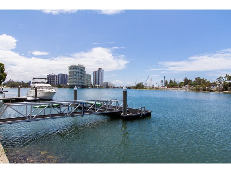73 Commodore Drive, Paradise Waters QLD 4217