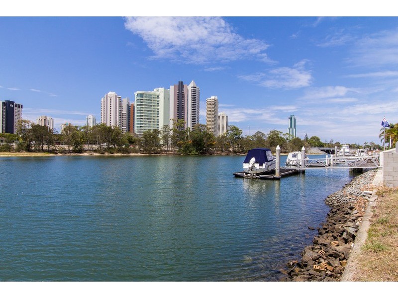 73 Commodore Drive, Paradise Waters QLD 4217