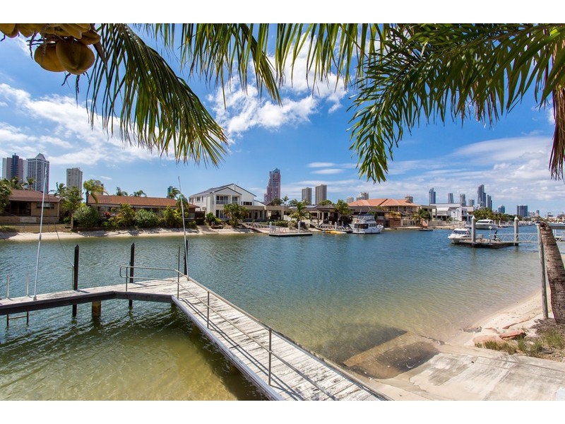 90 Commodore Drive, Paradise Waters QLD 4217