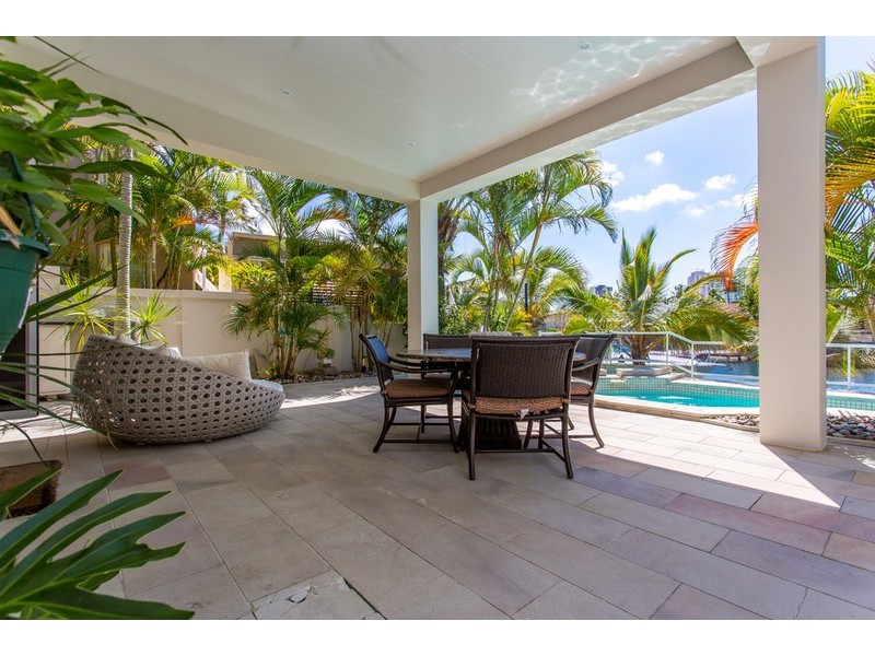 90 Commodore Drive, Paradise Waters QLD 4217