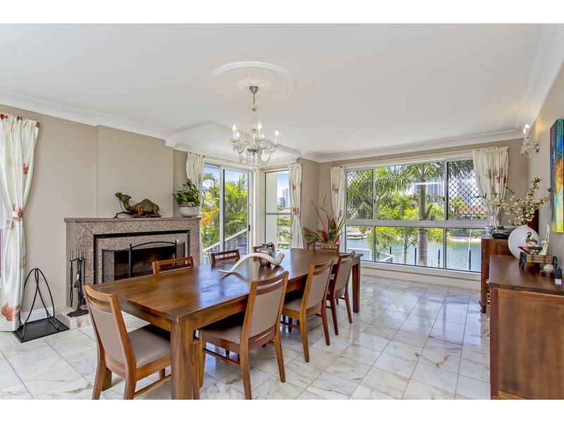 90 Commodore Drive, Paradise Waters QLD 4217