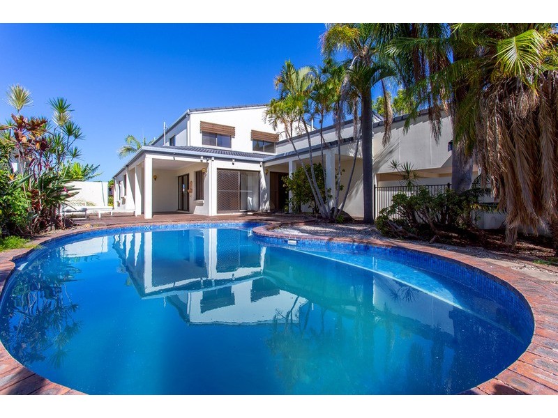 13 Cedar Place, Broadbeach Waters QLD 4218