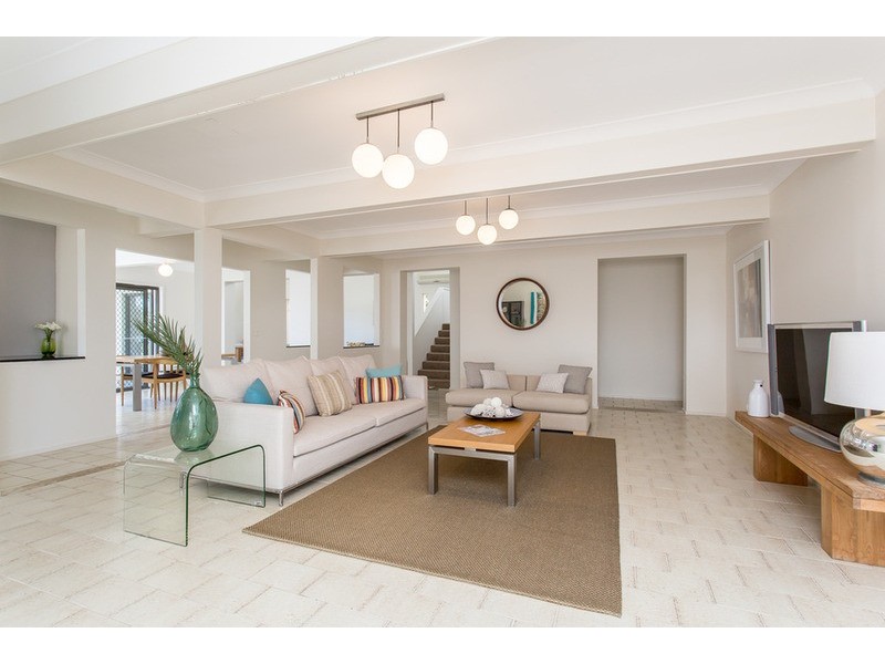 13 Cedar Place, Broadbeach Waters QLD 4218